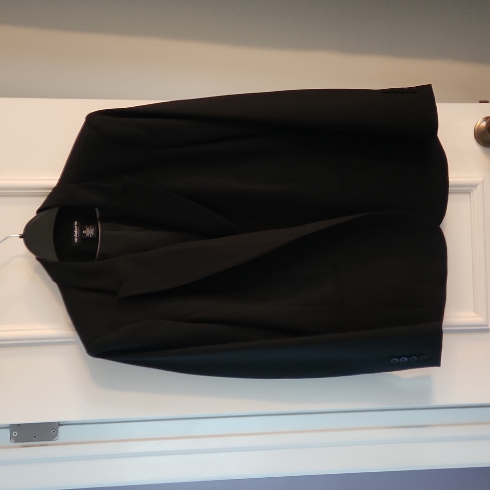 Liz Claiborne Black suit size 16